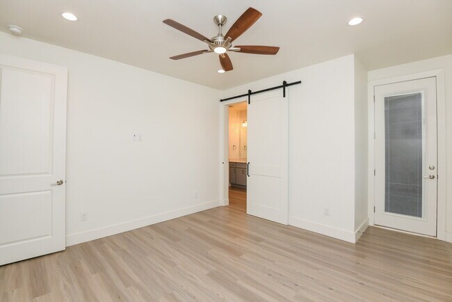 Building Photo - 7173 9th Hole Dr