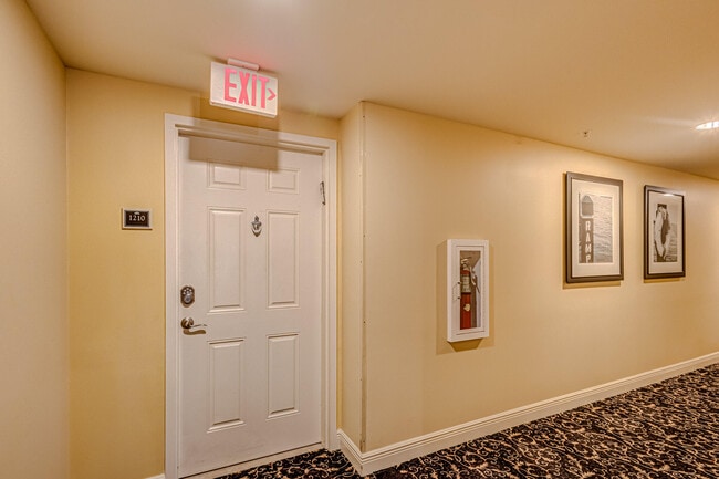 Building Photo - 4801 PGA Boulevard