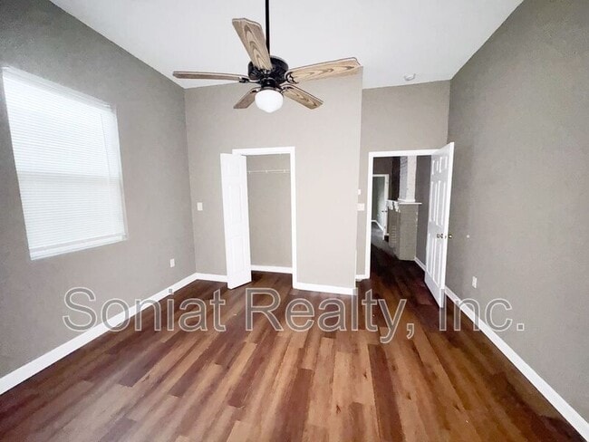 Building Photo - 2433 St Anthony St