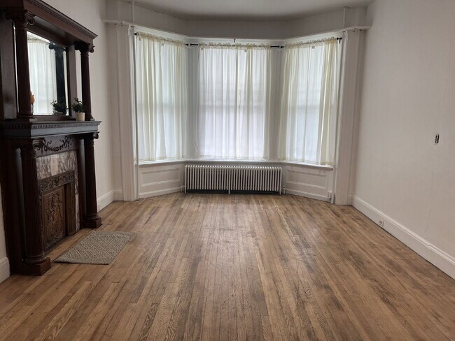 Primary Photo - 130 5th Ave