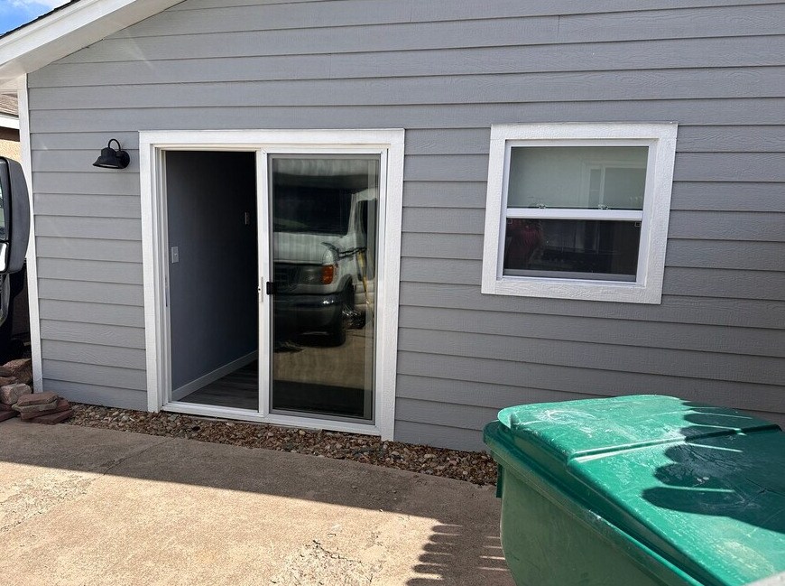 Building Photo - 27 W Las Animas St