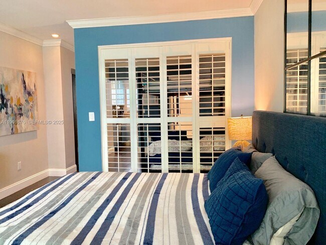 Building Photo - 825 Euclid Ave