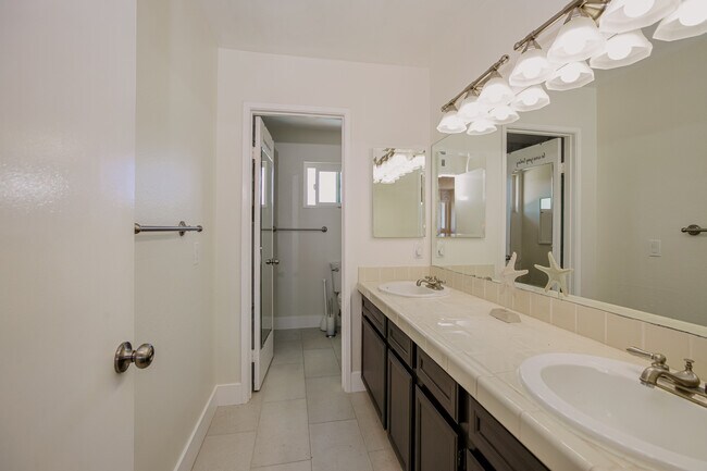 Building Photo - 4650 Merrick Ct