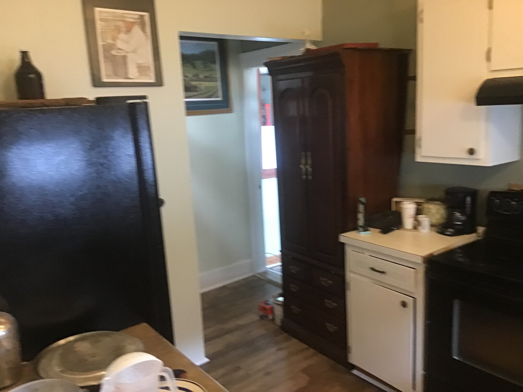 Kitchen - 2118 Elm St