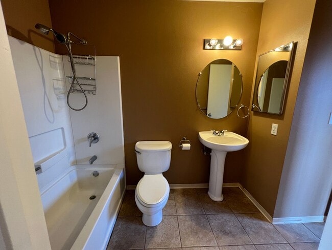 Building Photo - For Rent - [Avalon] 91-1030 Manaolana St. ...