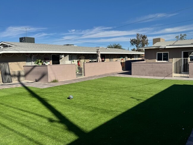 Building Photo - 2241 N Carroll St