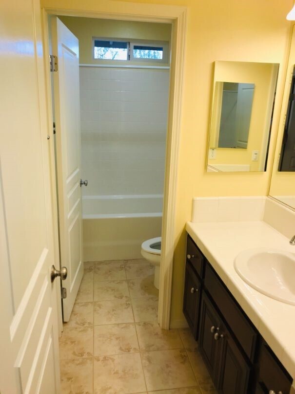 Building Photo - 45611 Basswood Ct