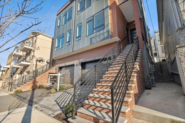 Building Photo - 122 Terrace Ave