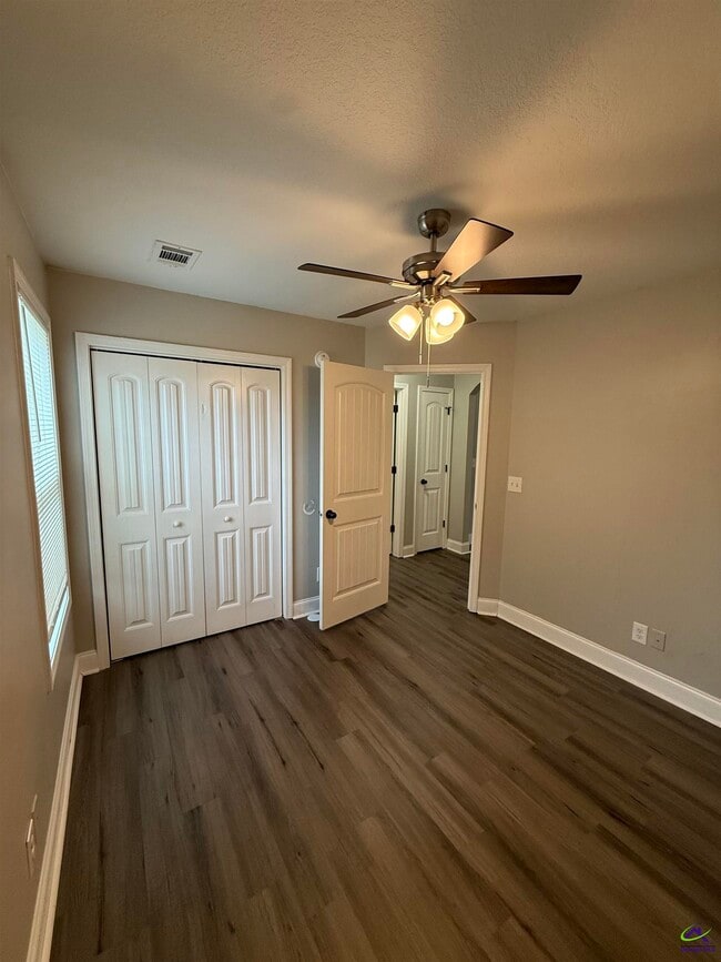 Building Photo - 109 Ellington Ct