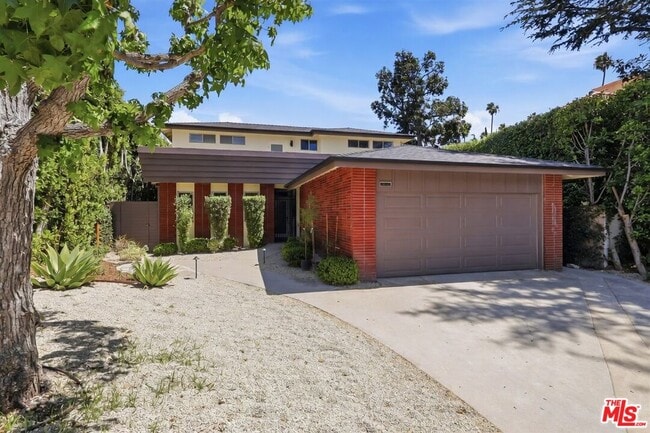 Building Photo - 444 S Windsor Blvd