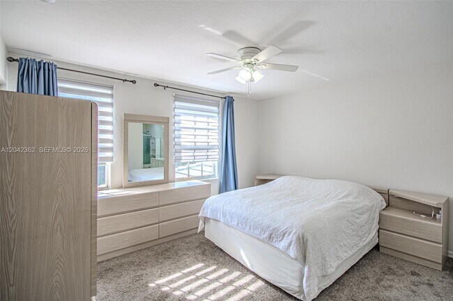 Building Photo - 16171 Sierra Palms Dr