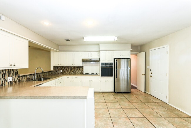 Building Photo - 2517 33rd St