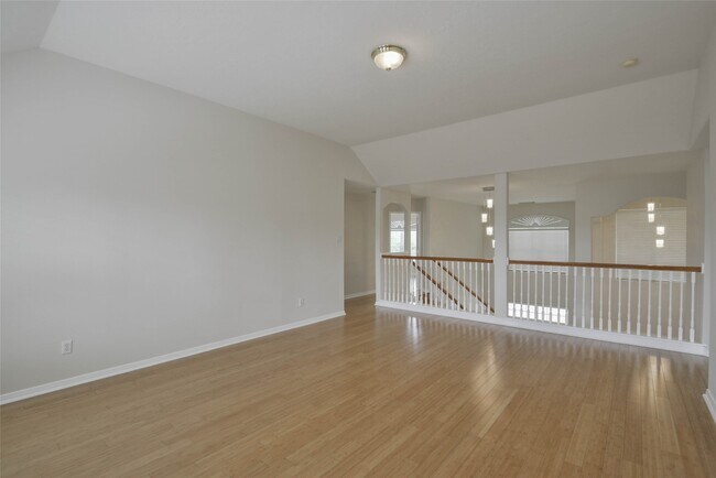 Building Photo - 15707 Sandisfield Ln