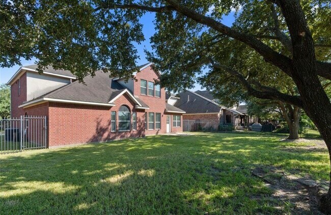 Building Photo - 10115 Cottonwood Canyon Dr