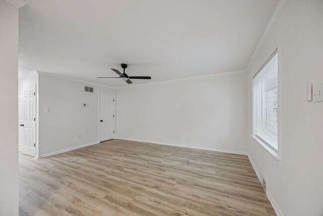 Building Photo - 6137 Quince Rd