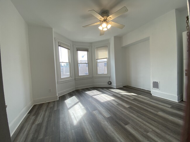 front bedroom - 2826 Cedar St