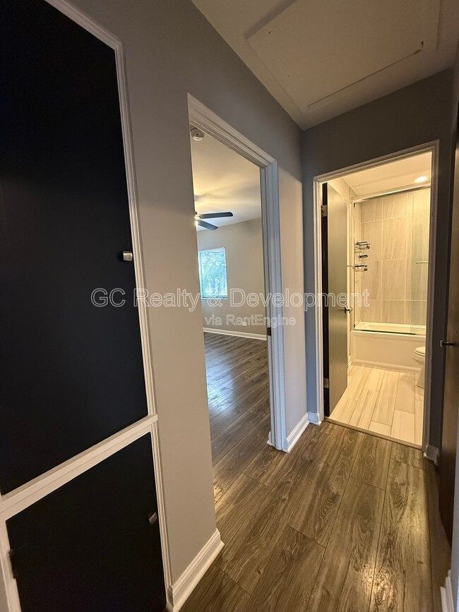 Building Photo - 829 S Monroe St