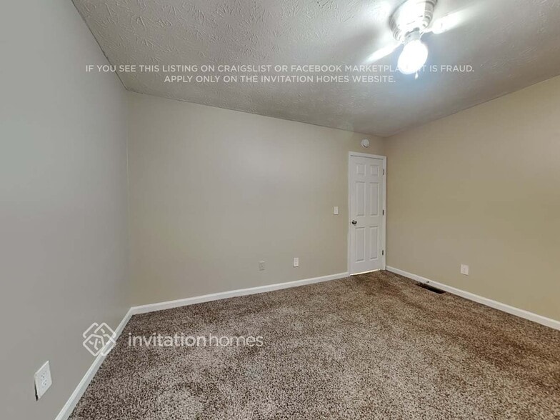 Building Photo - 715 Country Manor Way