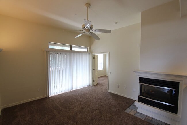 Building Photo - Light-Filled 2 Bed / 2 Bath Condo | 1,104 Sq Ft | Fireplace | Private Balcony