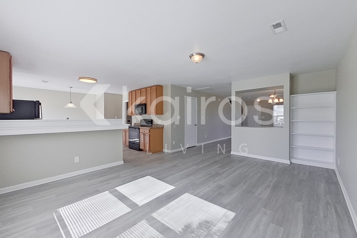 Building Photo - 100 Farmington Dr