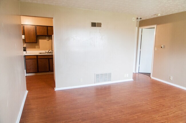 Building Photo - Countryside Villas 9-12