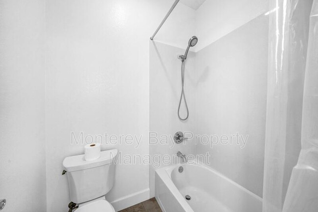 Building Photo - 3008 Lighthouse Ln