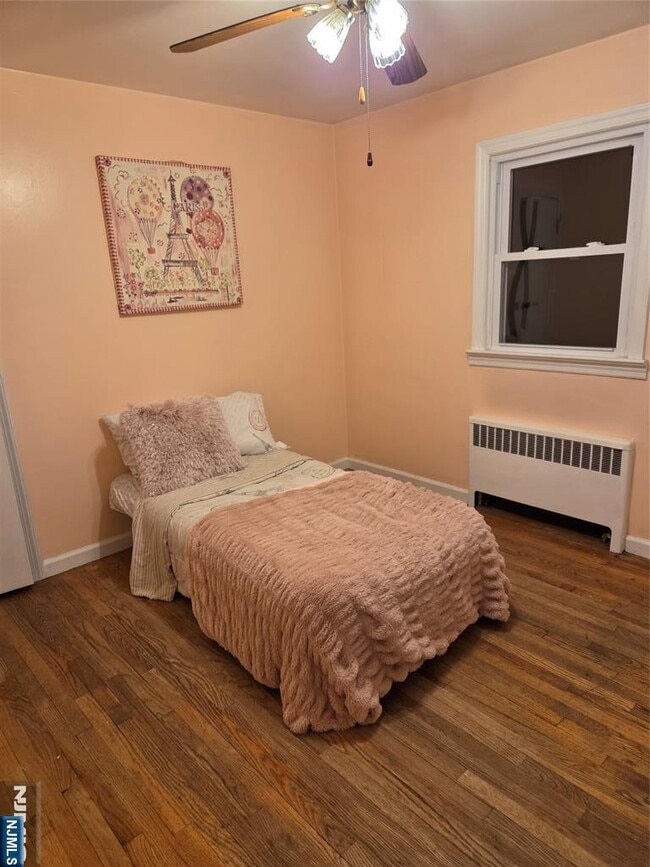 Building Photo - 276 Franklin Turnpike