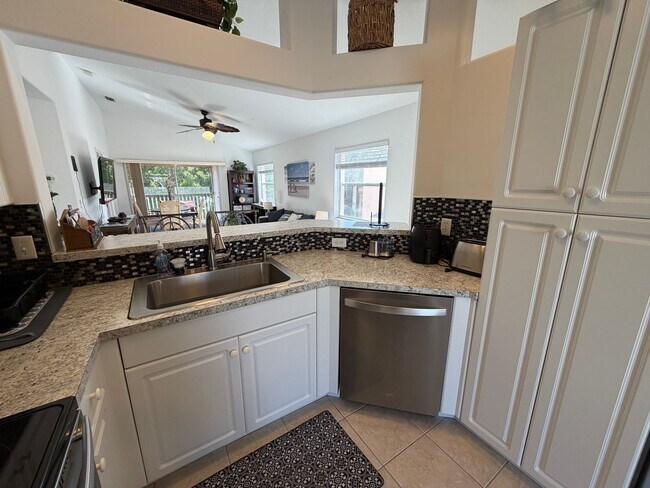 Building Photo - 26699 Little John Ct