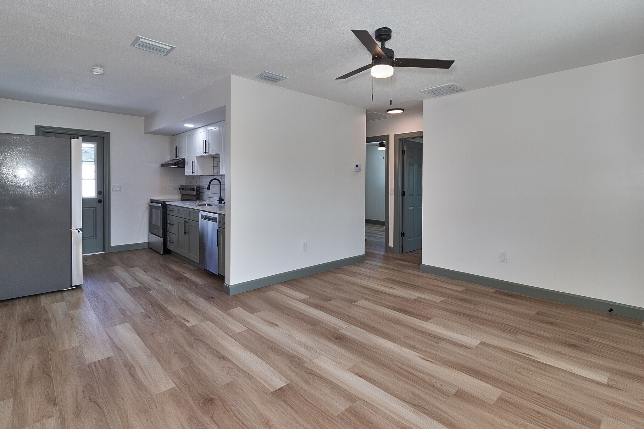 Building Photo - 508 91st Ave N