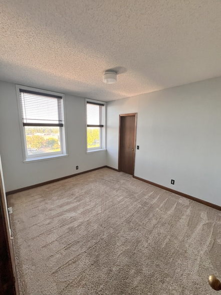 Building Photo - 123 N Locust St