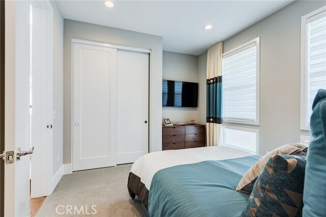 Building Photo - 141 Parkland Aly