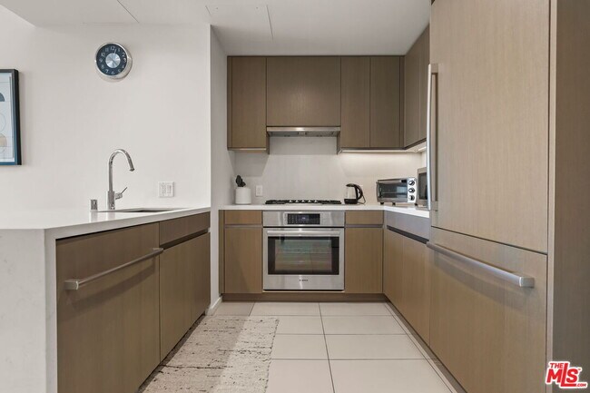 Building Photo - 889 Francisco St