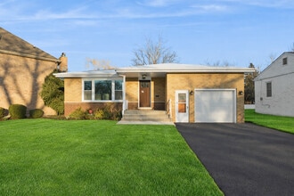 Building Photo - 645 Justina St