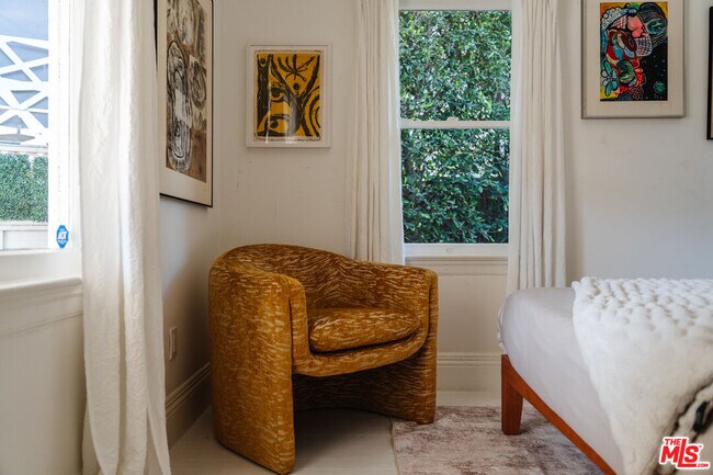 Building Photo - 1163 Nelrose Ave