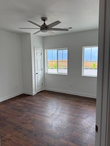 Building Photo - 24419 E Evans Dr
