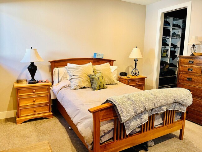 Building Photo - Stunning Prairie style 2bd/2bath + office in ClearPine!