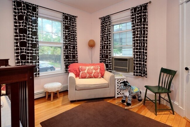 Building Photo - 38 Maple Ave