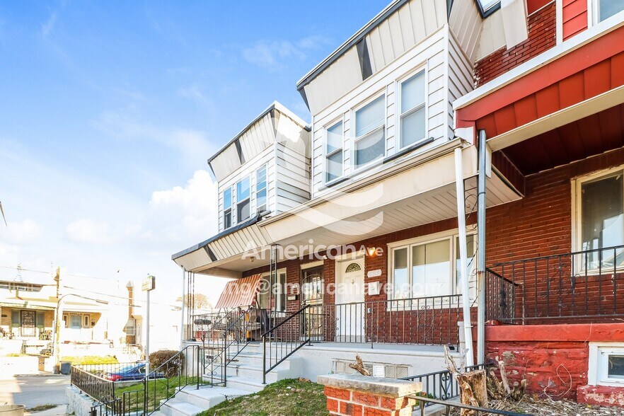 Building Photo - 5833 N Lambert St