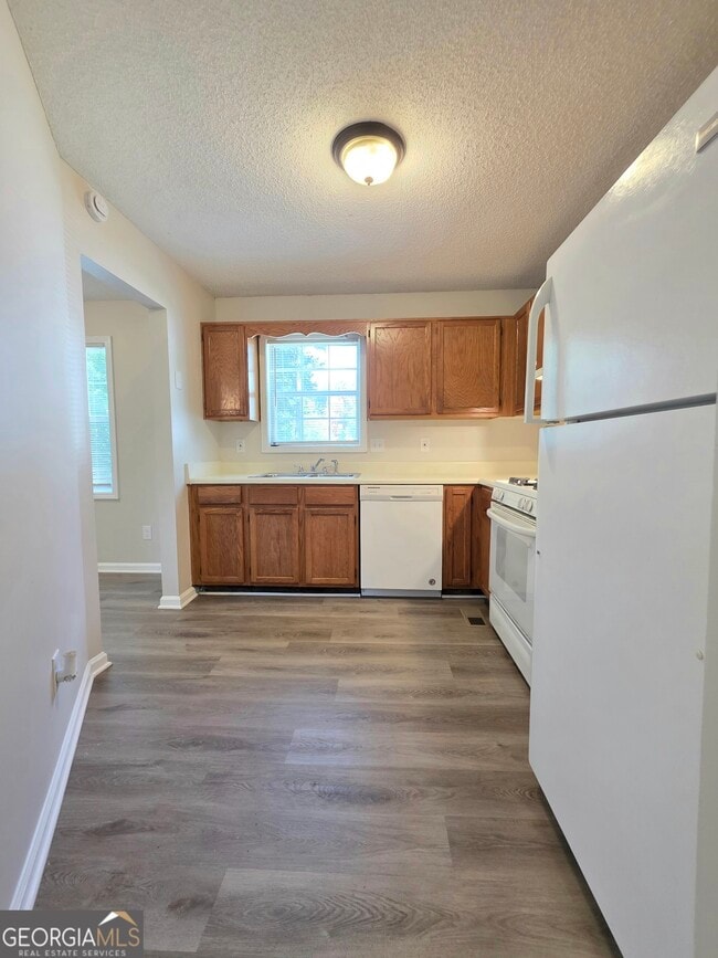Building Photo - 232 Hampton Dr