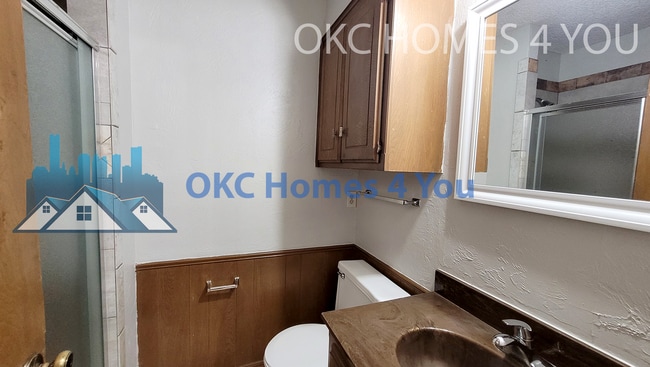 Building Photo - 2 Bed Near NW Expressway & Rockwell