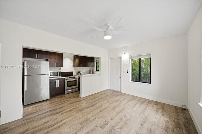 Building Photo - 570 NE 69th St