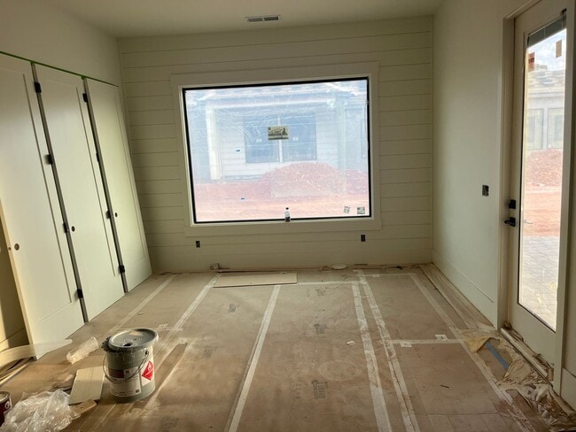 Building Photo - Awesome single story with 4 beds 4 baths and RV garage.