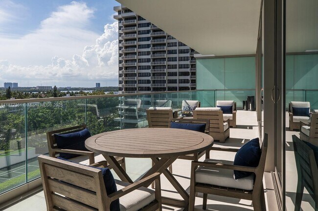 Building Photo - 10201 Collins Ave