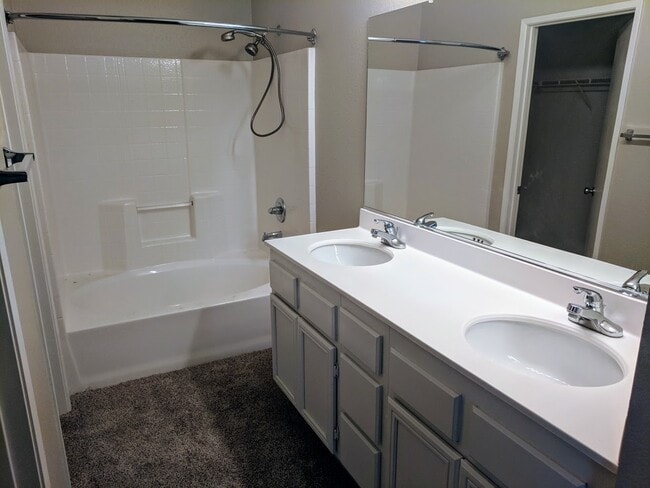 Building Photo - Single Story 3 Bedroom/2 Bath in Murrieta with Large Yard!