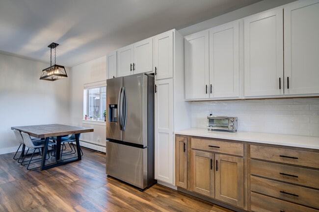 Building Photo - 32 E Clara Ct