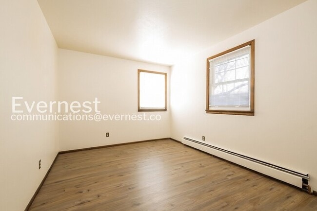Building Photo - 4 Bed, 2.5 Bath Home with Garage / Available Soon!