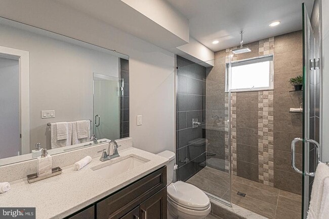 Building Photo - 2535 Annin St