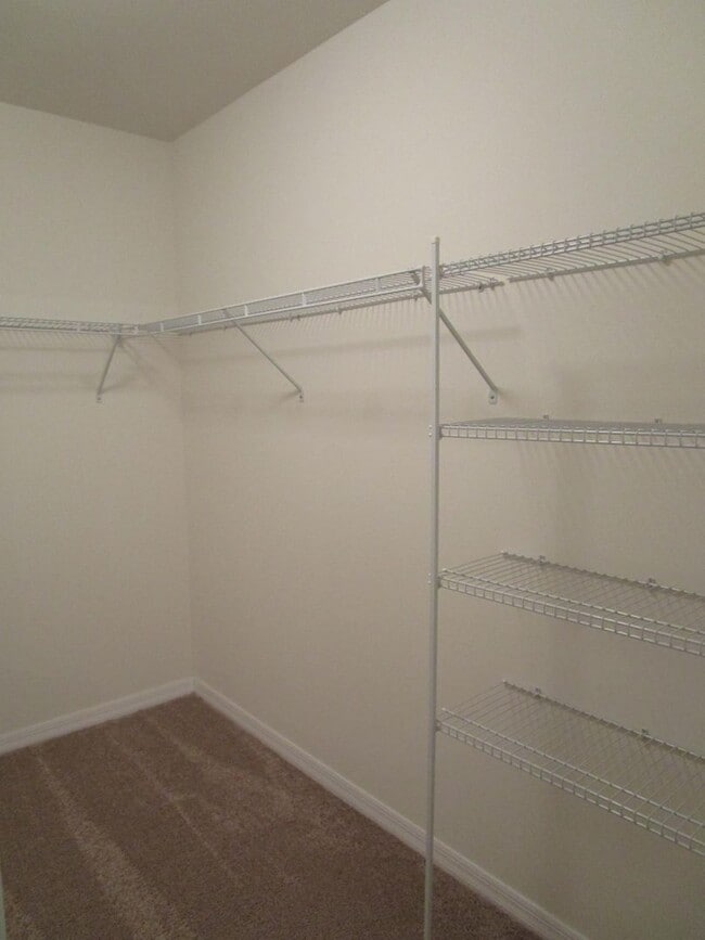 Building Photo - 913 SW 10th Pl