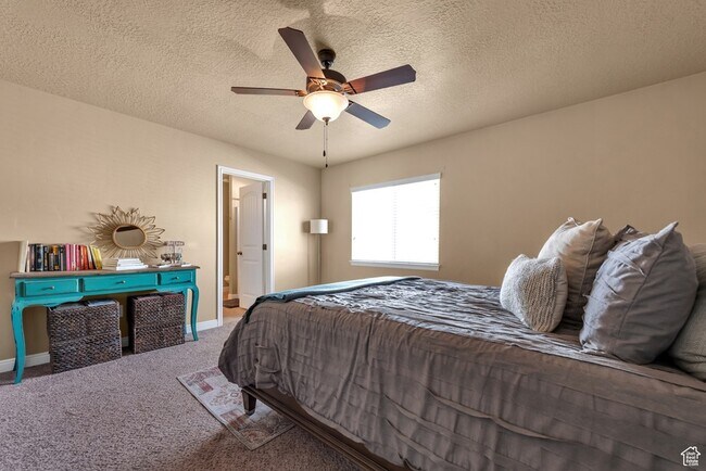 Building Photo - 3234 W Desert Lily Dr