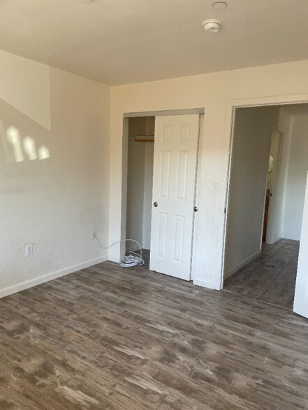 Building Photo - 391 S Sanderson Way